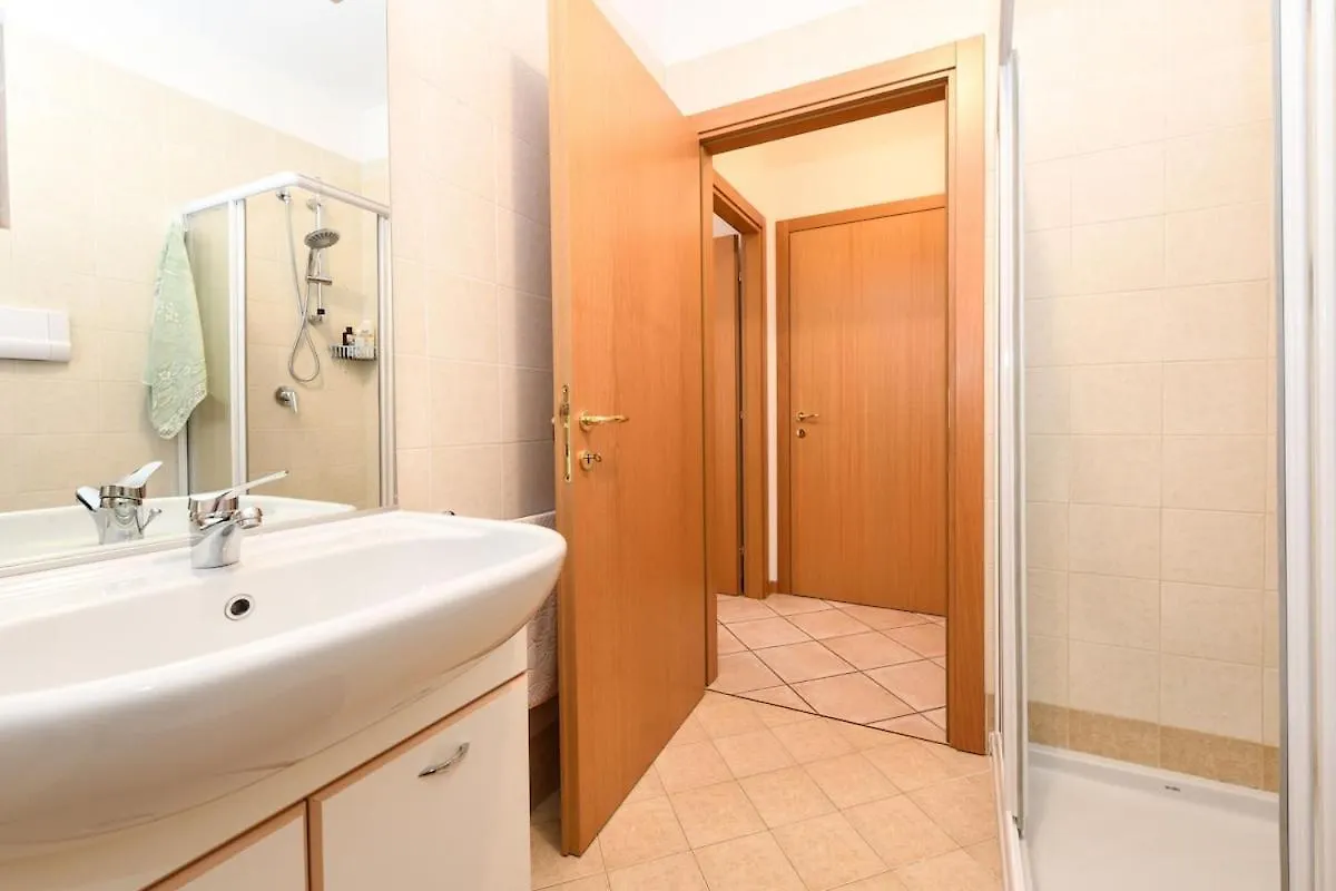 Garda Tulipano Tranquillo Bilocale Con Piscina E Terrazza Apartment Desenzano del Garda