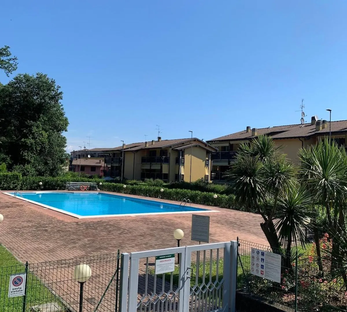 Garda Tulipano Tranquillo Bilocale Con Piscina E Terrazza Apartment Desenzano del Garda 0*,