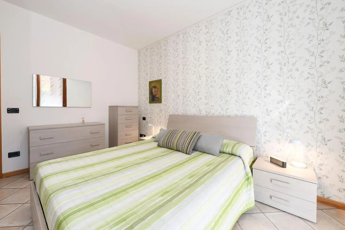 Apartmán Garda Tulipano Tranquillo Bilocale Con Piscina E Terrazza Desenzano del Garda