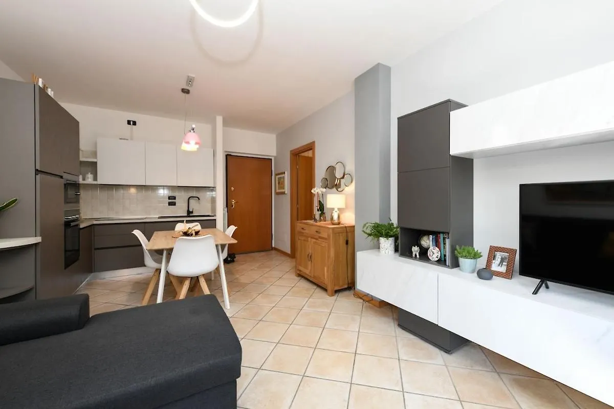 Apartmán Garda Tulipano Tranquillo Bilocale Con Piscina E Terrazza Desenzano del Garda