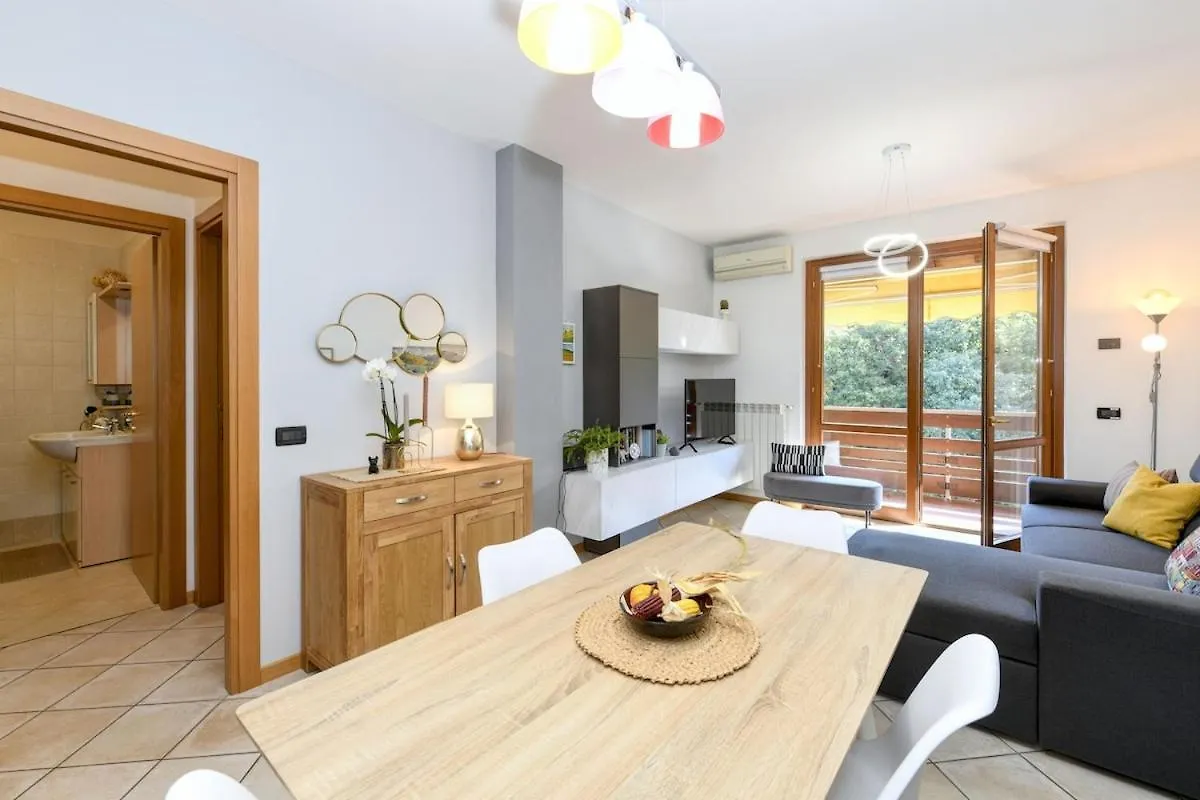 Apartmán Garda Tulipano Tranquillo Bilocale Con Piscina E Terrazza Desenzano del Garda 0*,  Itálie